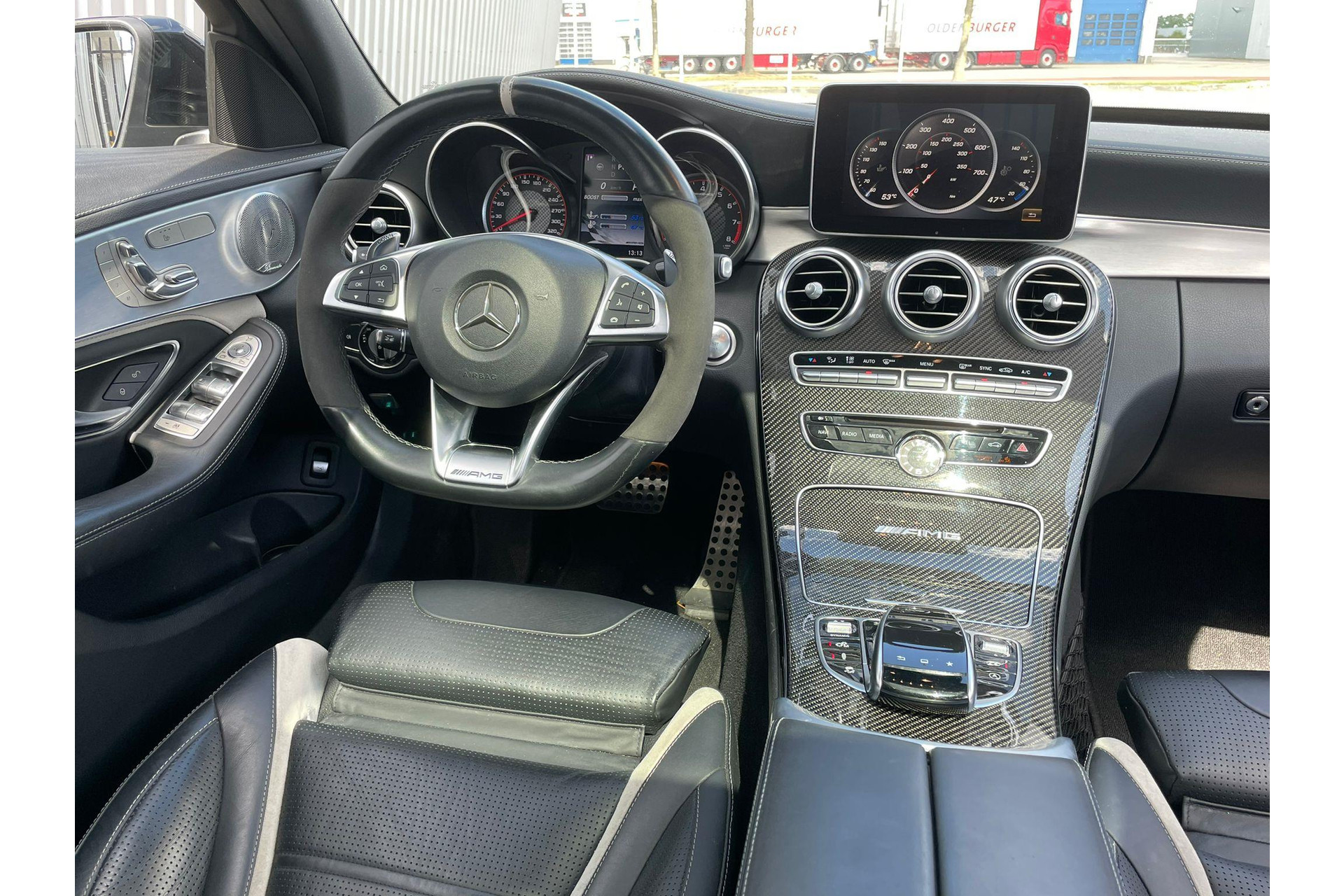 Mercedes-Benz C-Klasse C63S C63 63 S AMG*HUD*IWC*PANO*LED*CARBON*DISTR+